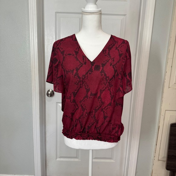 Banana Republic Red Snakeskin Print Blouse Women's Size M Short Sleeve - Picture 1 of 8